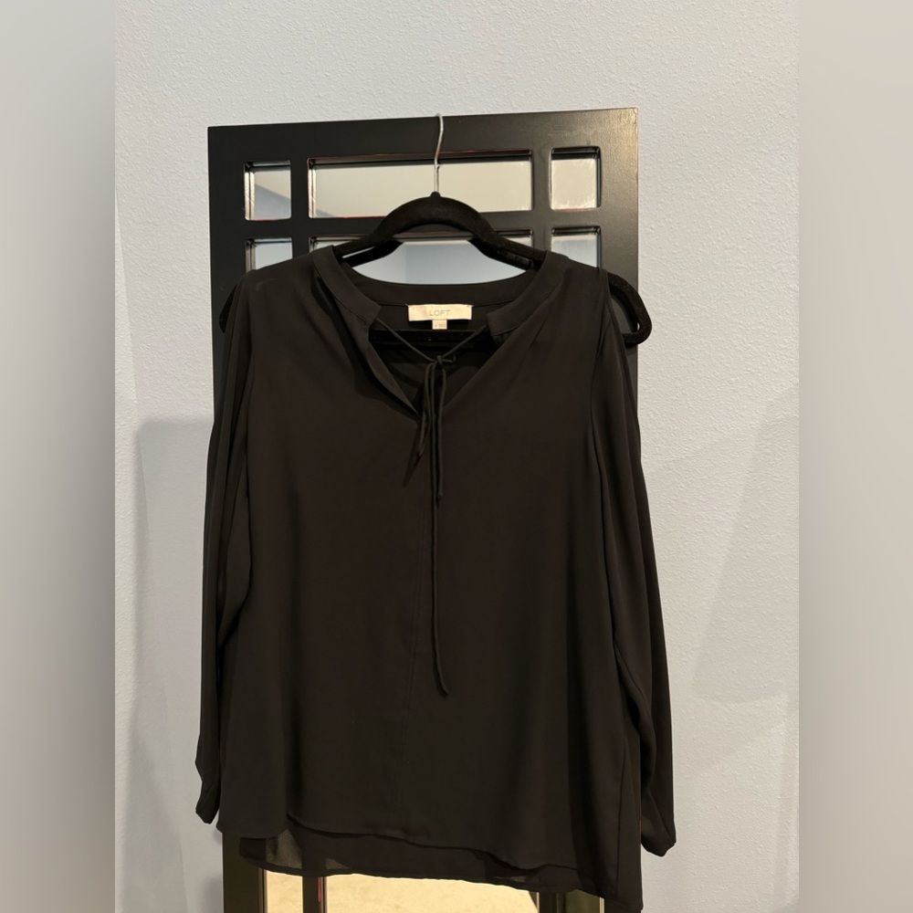 Women Loft blouse in black medium